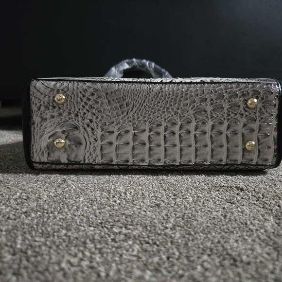 Elegant Crocodile Pattern Handbag Set - Black and Gray - Picture 7 of 7